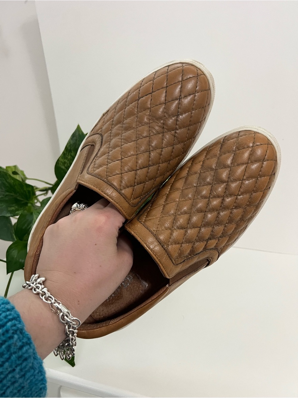 Women’s Roper Quilted Leather Shoes, Size 9